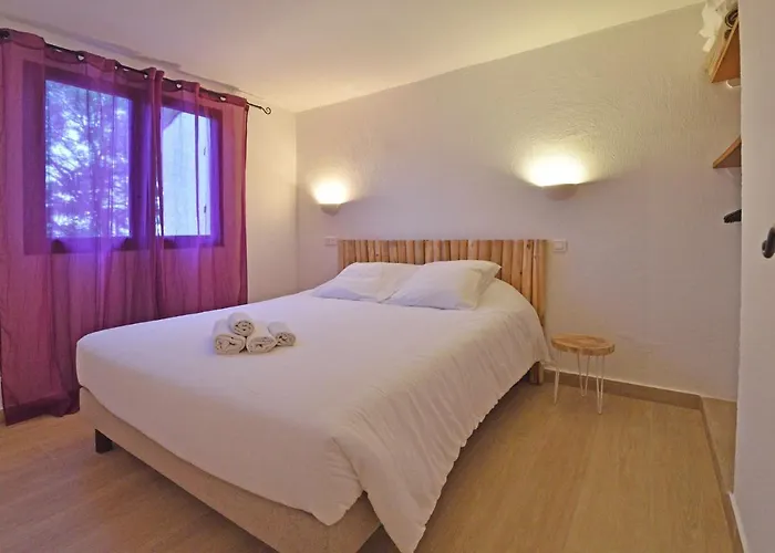 Du Maquis 2* Porto-Vecchio (Corsica)